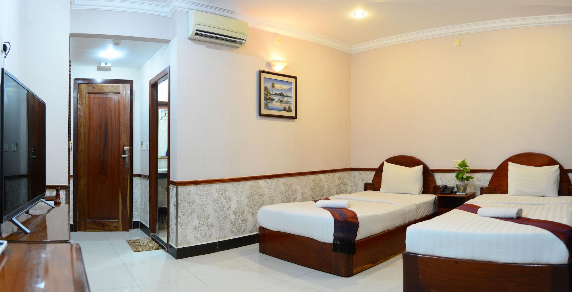 Holiday Hotel Battambang Exterior foto
